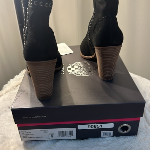 Vince Camuto Bootie - Picture 3 of 9